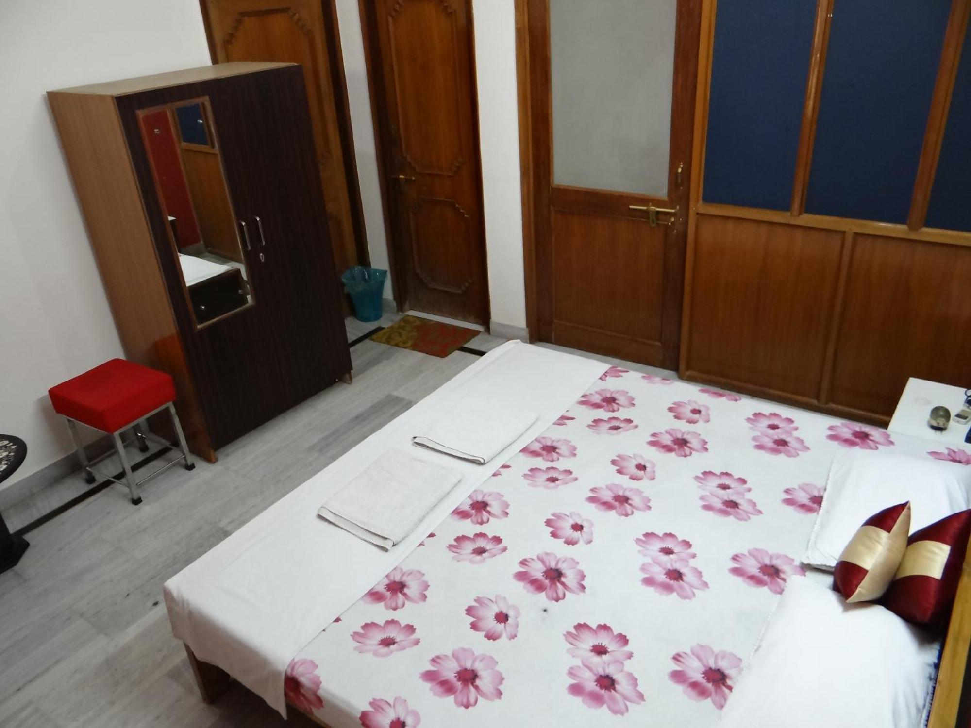 N Homestay Agra Tajganj ภายนอก รูปภาพ