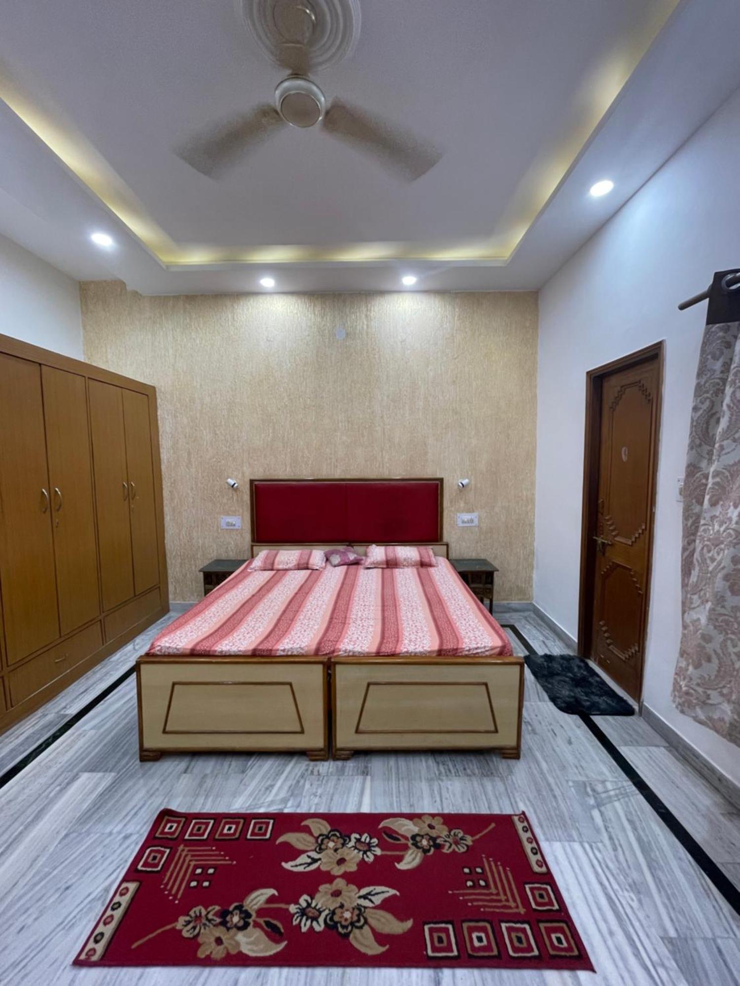 N Homestay Agra Tajganj ภายนอก รูปภาพ