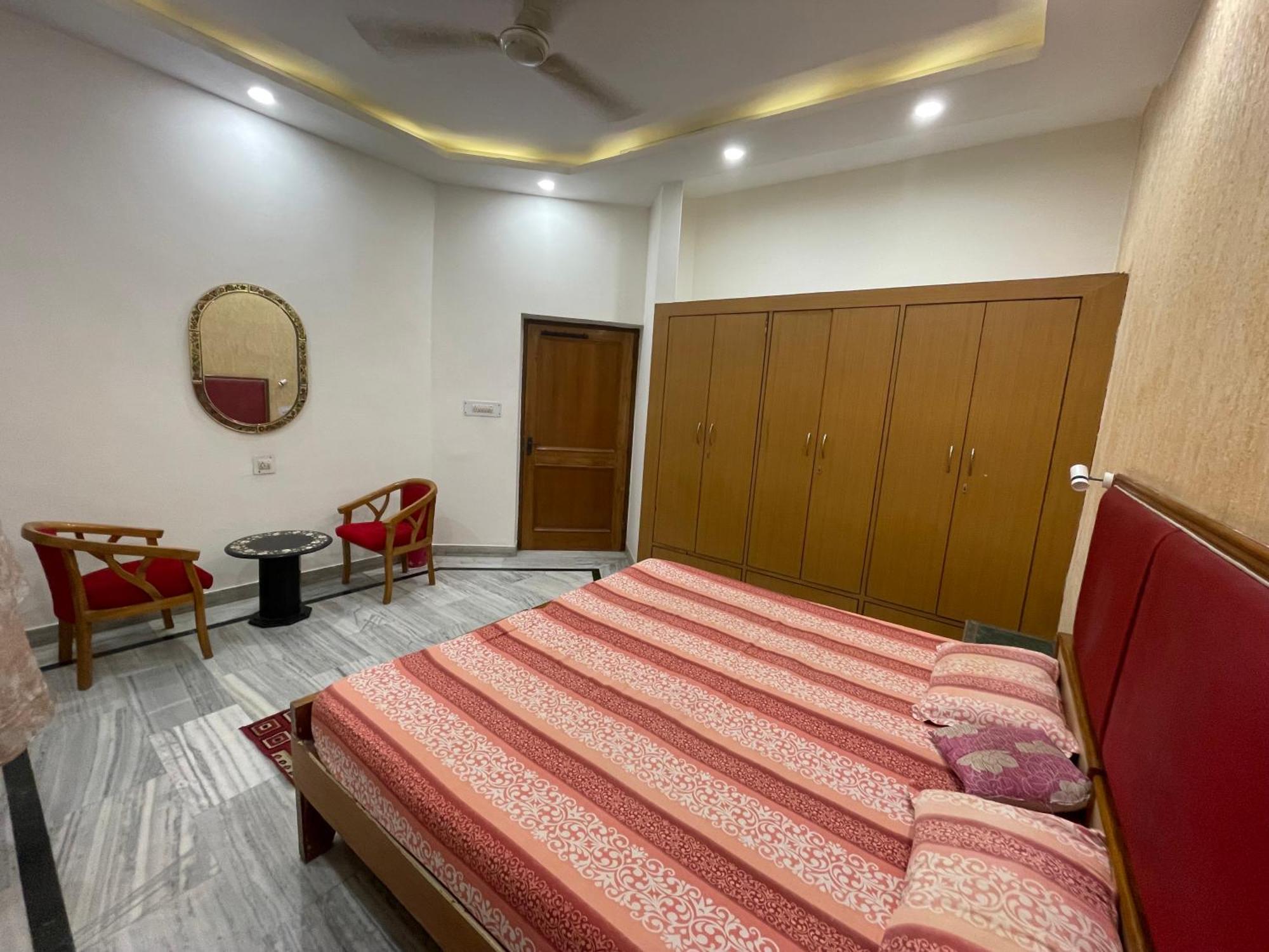 N Homestay Agra Tajganj ภายนอก รูปภาพ