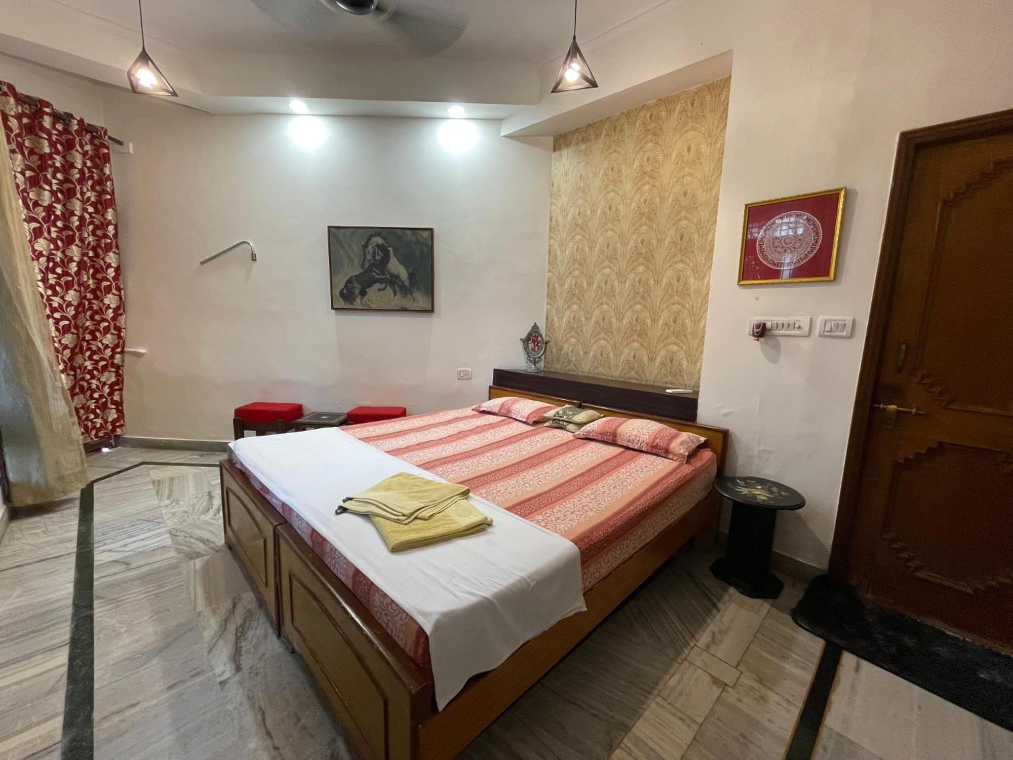 N Homestay Agra Tajganj ภายนอก รูปภาพ